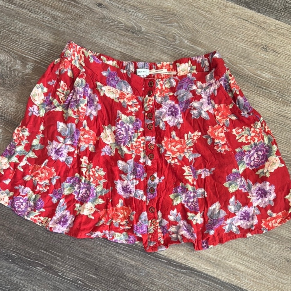 Urban Outfitters Kimchi Blue red purple floral elastic waist mini skirt M